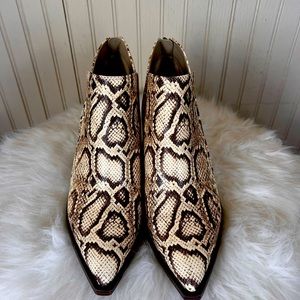 Vince Camuto Snakeskin Leather Booties Size 9 1/2 Comfortable and Stylish